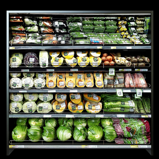 Shelves with vegetables 2 — Скачать