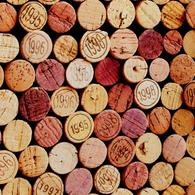 Decorative wall made of wine corks. — Ver 3