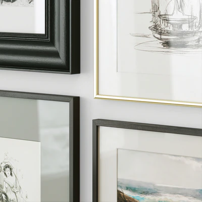 A set of paintings in classical frames — Ver 7