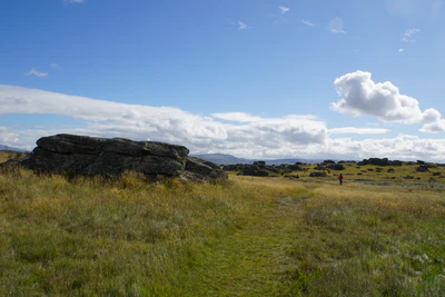 dry field rocks 102 — Descargar