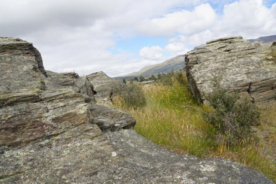 dry field rocks 187 — download