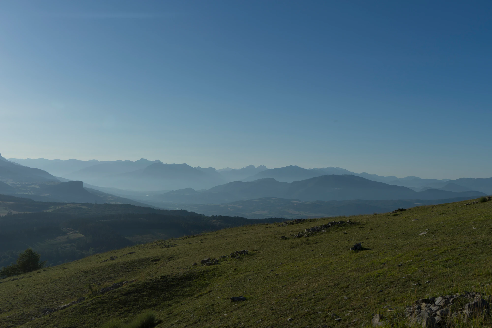 hazy mountains in the morning 005 — Скачать