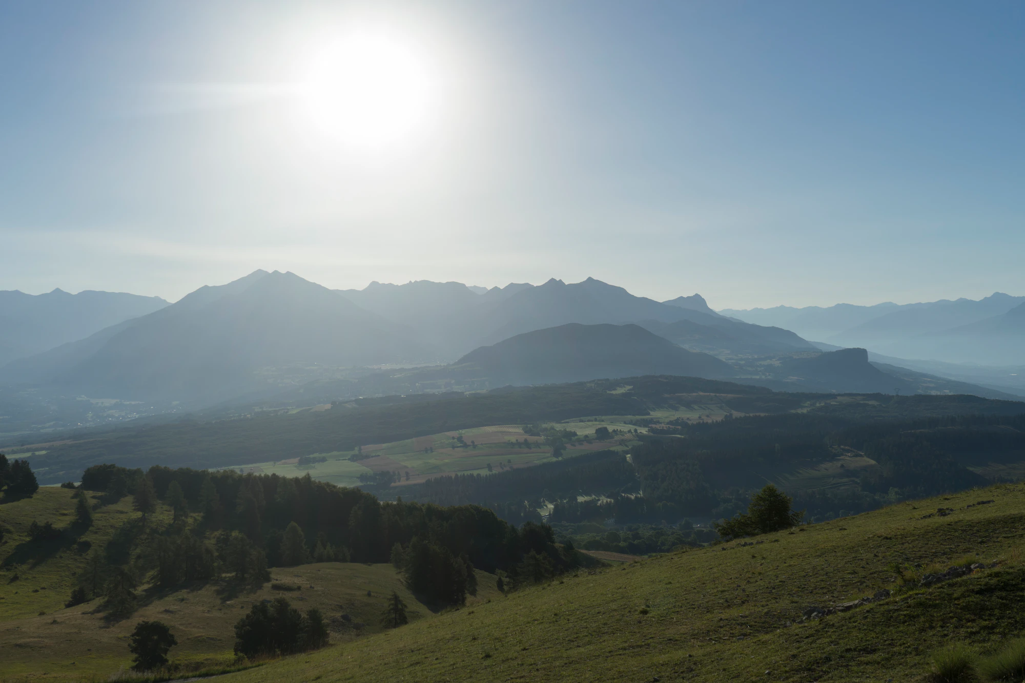 hazy mountains in the morning 006 — Descargar