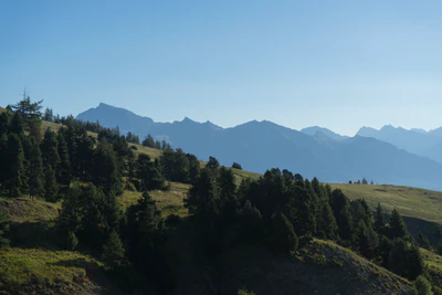 hazy mountains in the morning 011 — Descargar