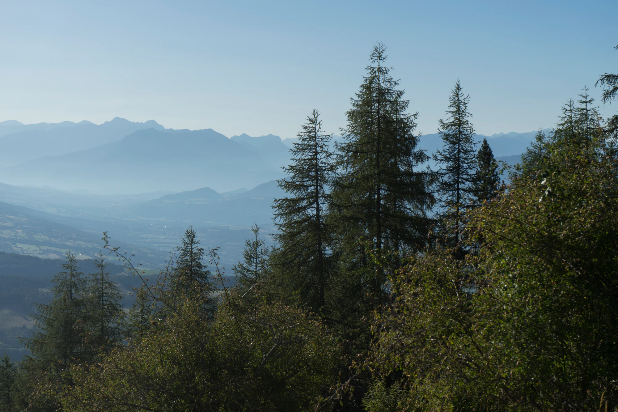 hazy mountains in the morning 016 — Descargar