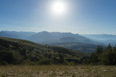 hazy mountains in the morning 020 — Descargar