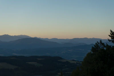 hazy mountains in the morning 031 — Скачать