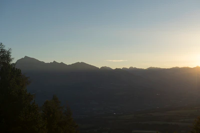 hazy mountains in the morning 037 — Скачать