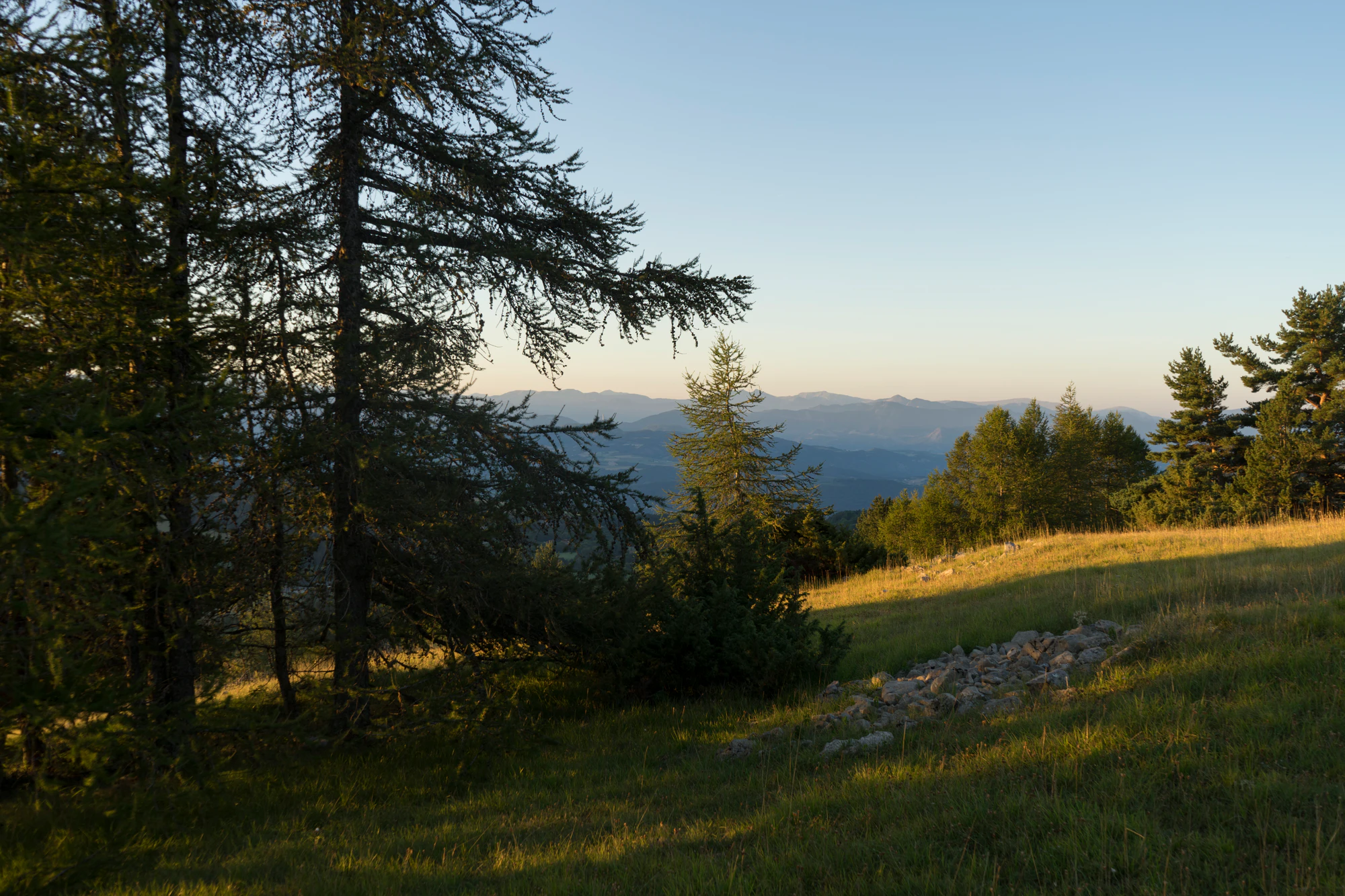 hazy mountains in the morning 041 — Скачать