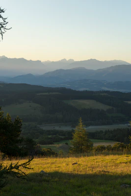 hazy mountains in the morning 042 — Descargar