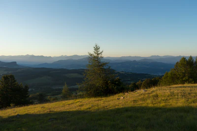 hazy mountains in the morning 049 — Descargar