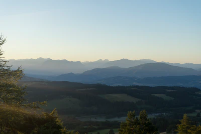 hazy mountains in the morning 052 — Descargar