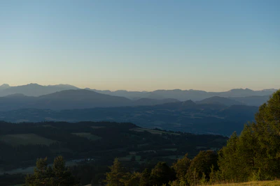 hazy mountains in the morning 053 — Descargar