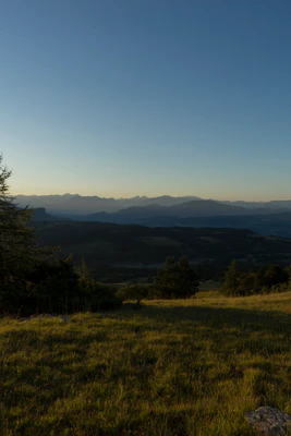 hazy mountains in the morning 060 — Descargar