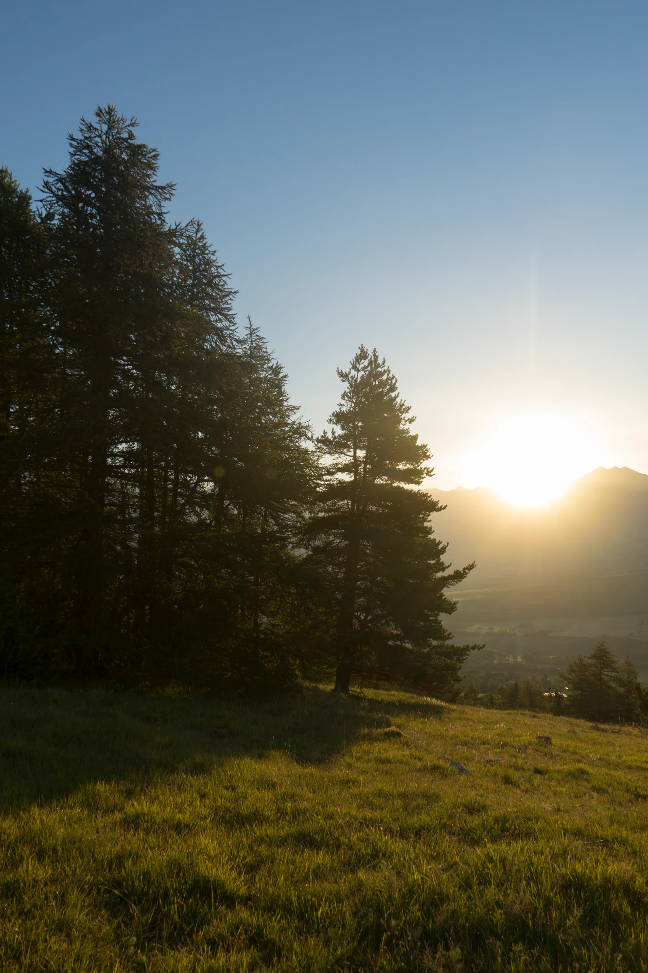 hazy mountains in the morning 072 — Скачать