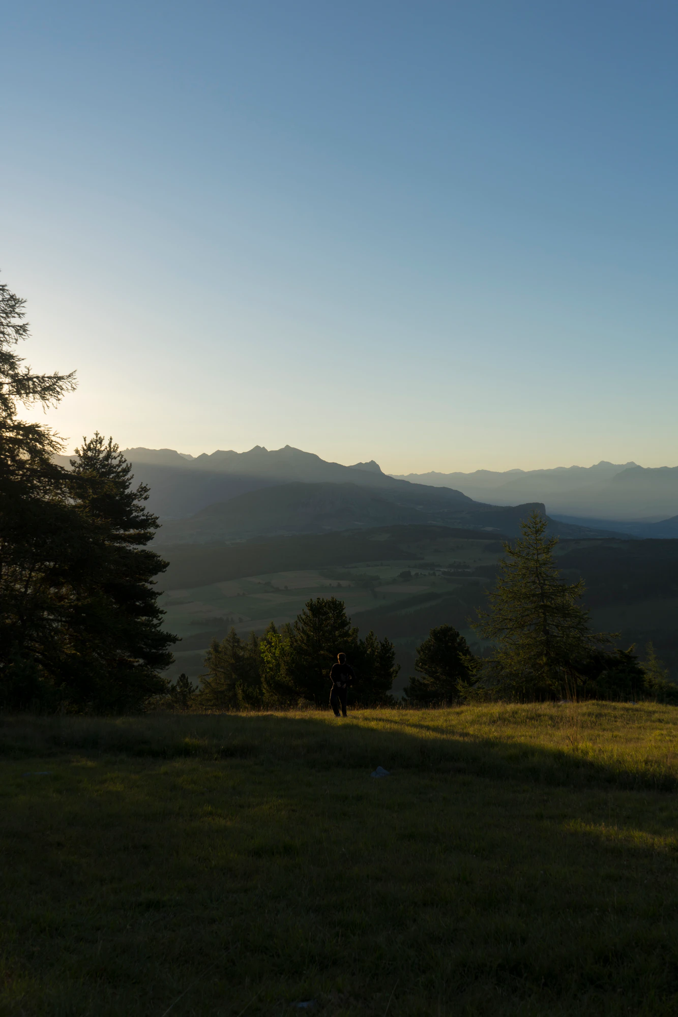 hazy mountains in the morning 075 — Скачать