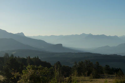 hazy mountains in the morning 083 — Descargar