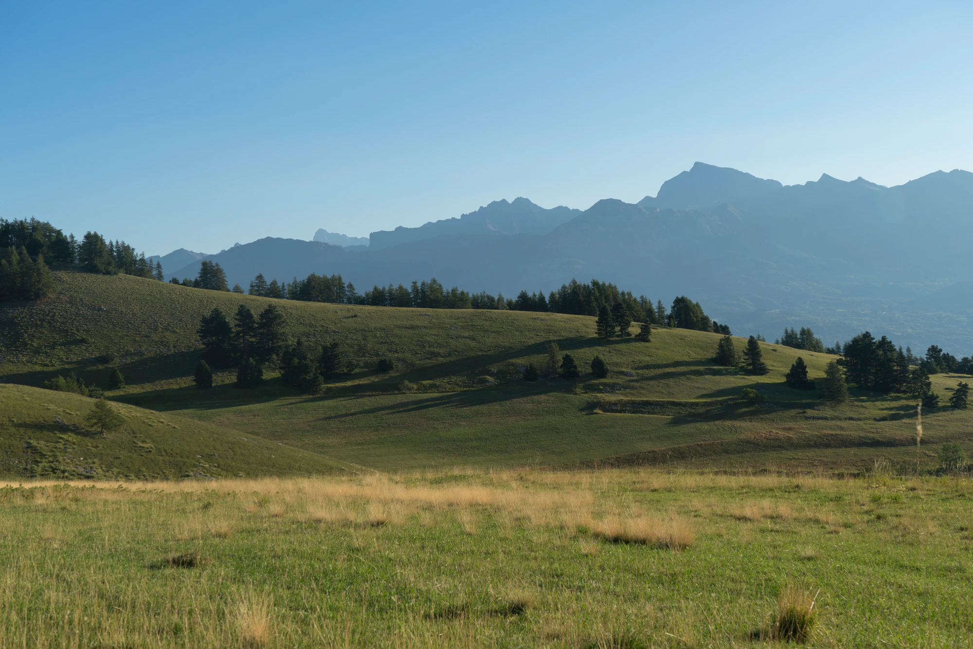 hazy mountains in the morning 089 — Скачать