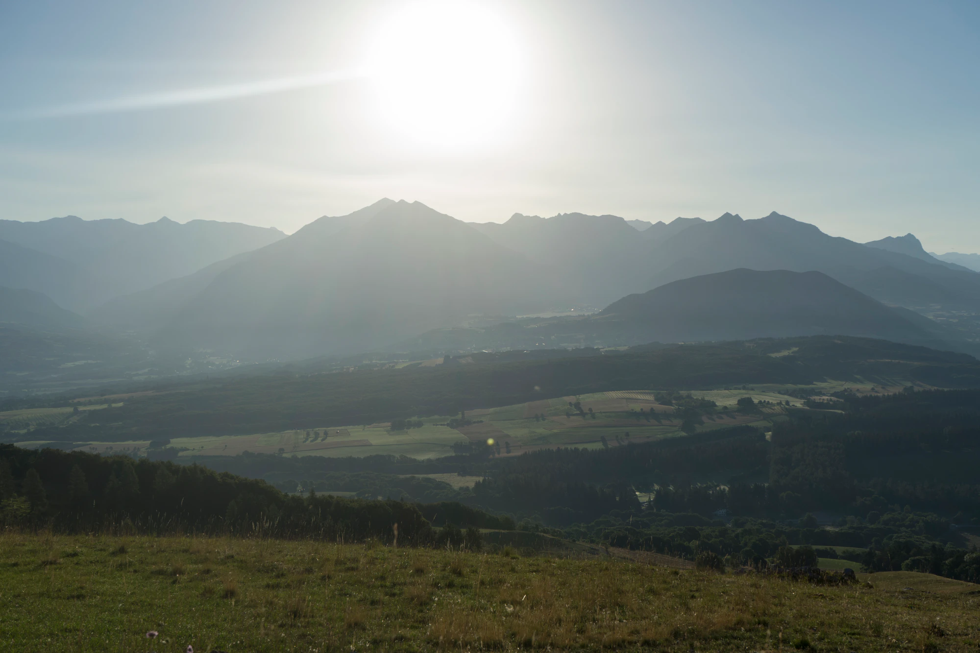 hazy mountains in the morning 091 — Скачать