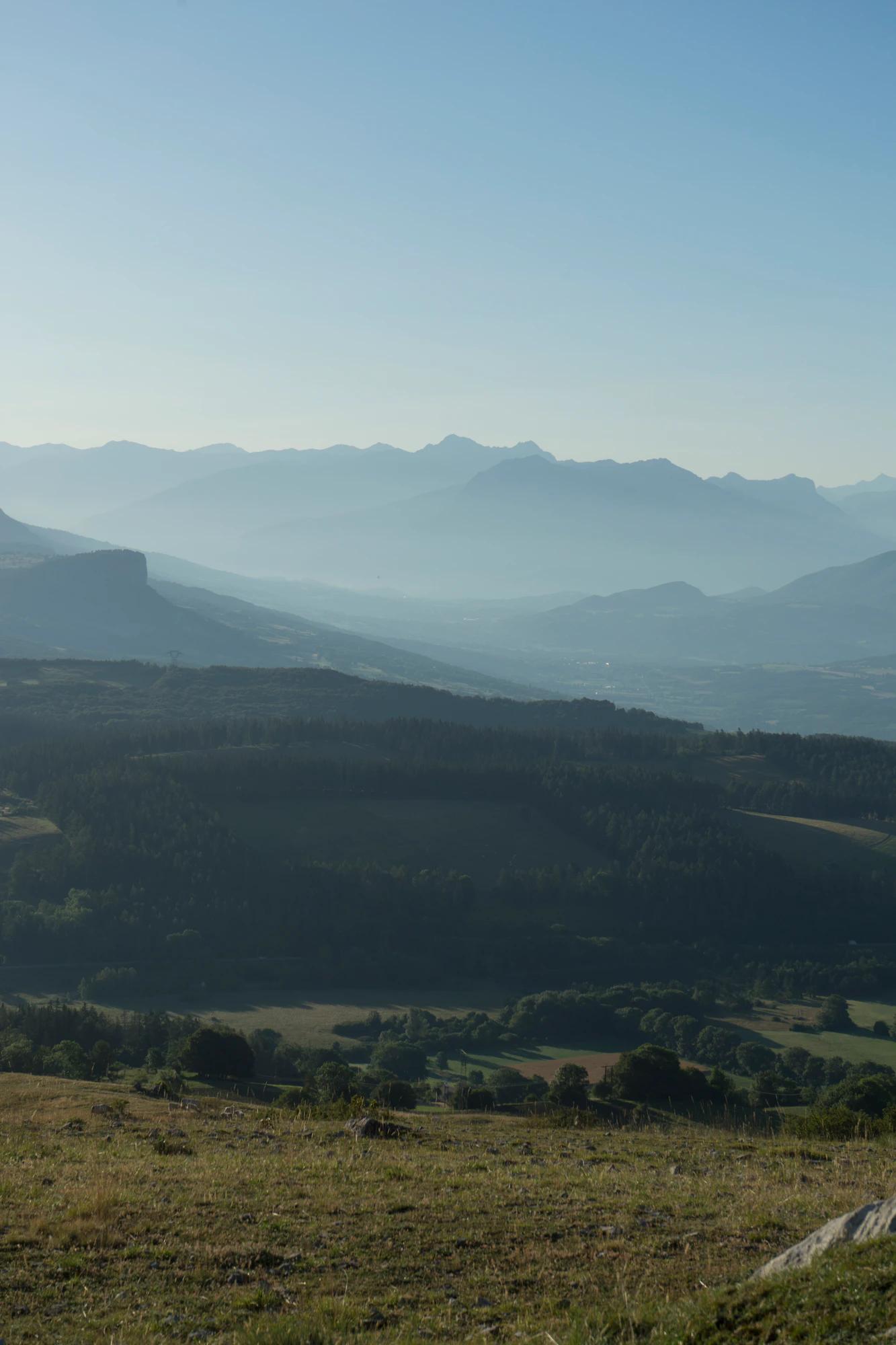 hazy mountains in the morning 094 — Скачать