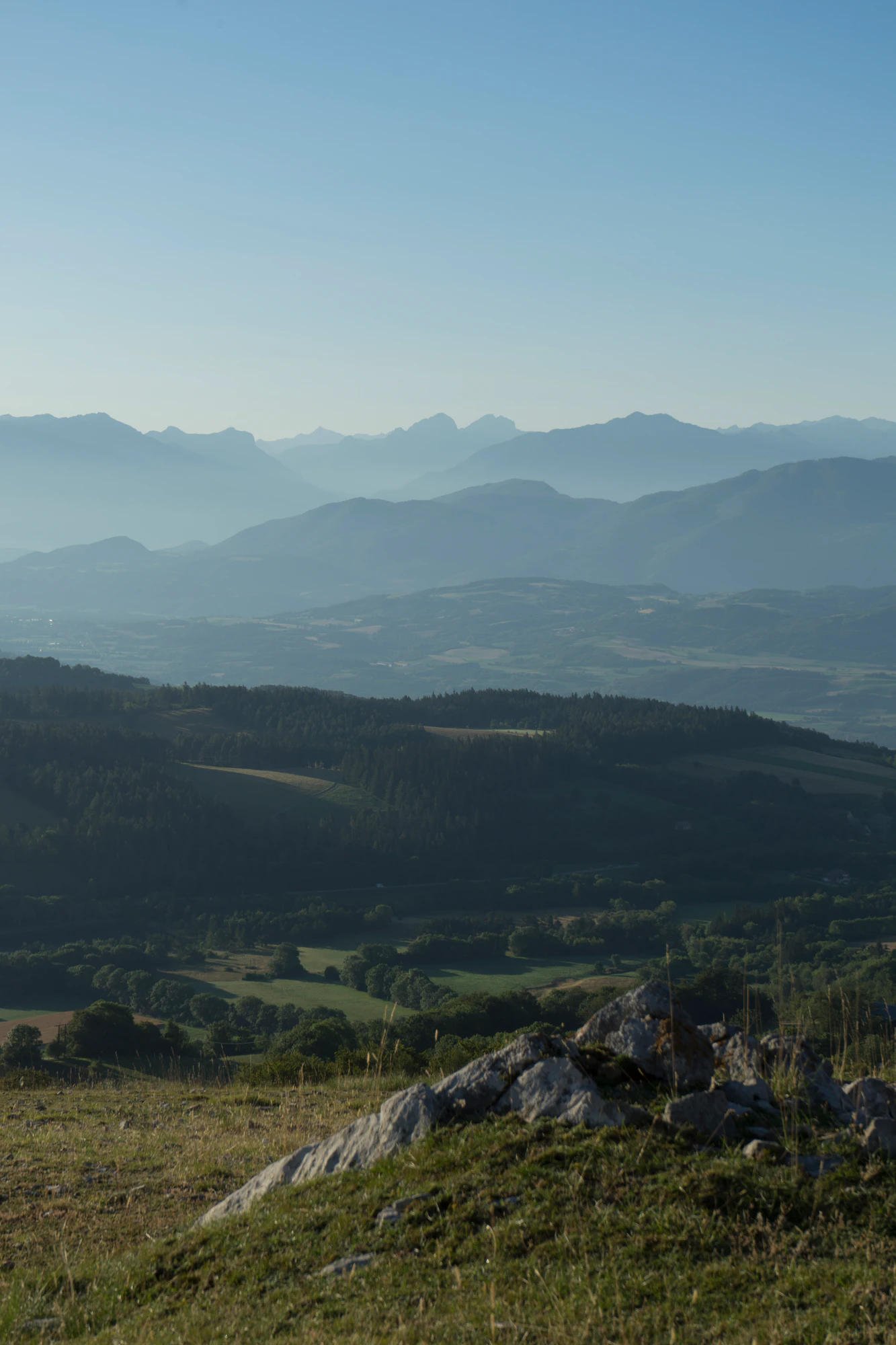 hazy mountains in the morning 095 — Скачать
