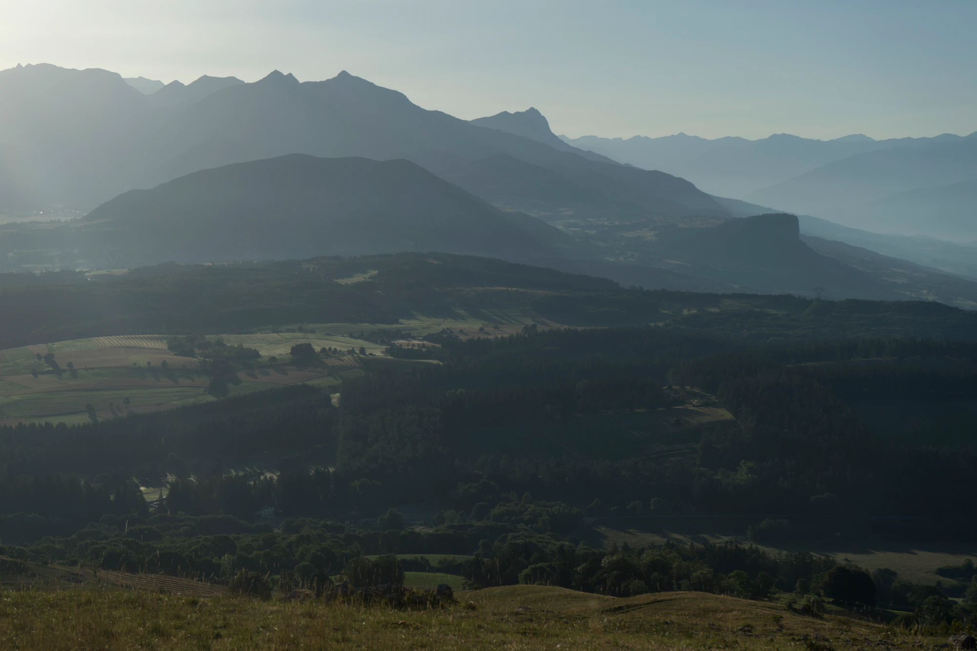 hazy mountains in the morning 097 — Скачать