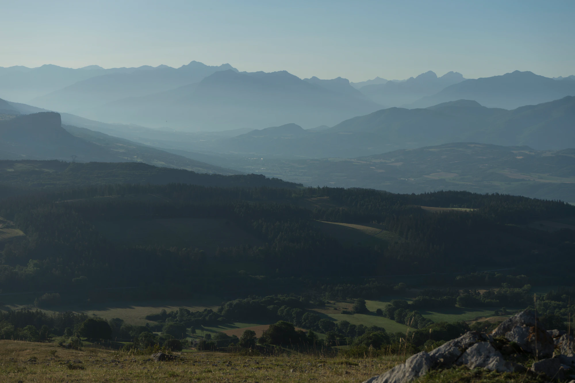 hazy mountains in the morning 098 — Скачать
