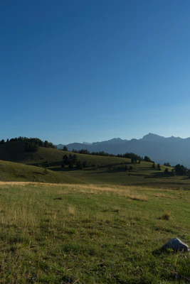 hazy mountains in the morning 103 — скачать