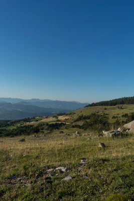 hazy mountains in the morning 109 — скачать