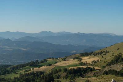 hazy mountains in the morning 112 — скачать