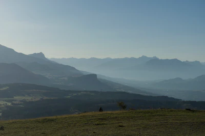 hazy mountains in the morning 120 — скачать