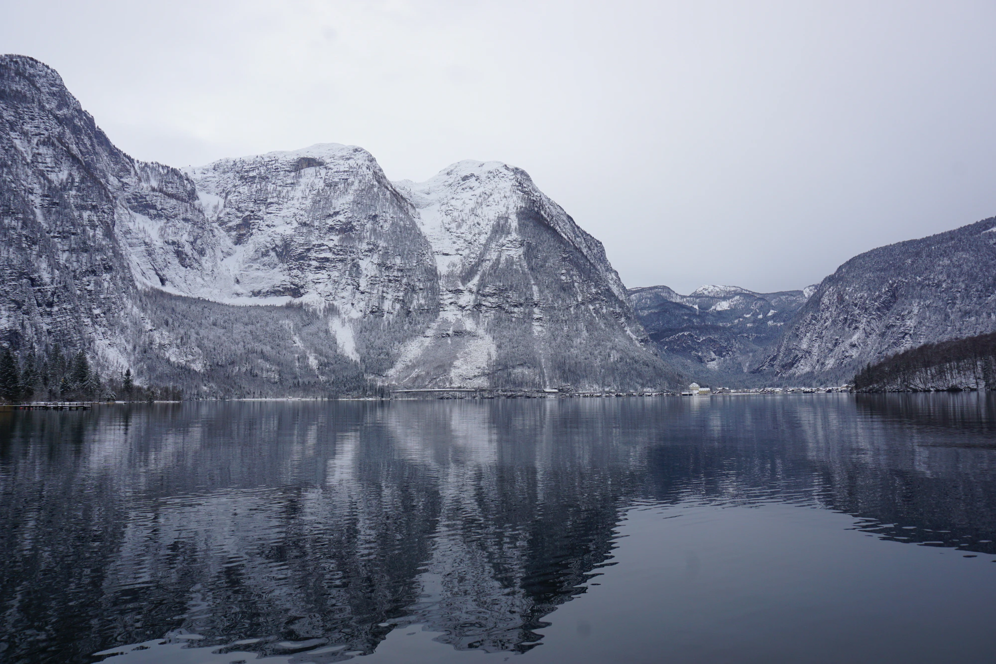 mountain lake medieval town 029 — Descargar