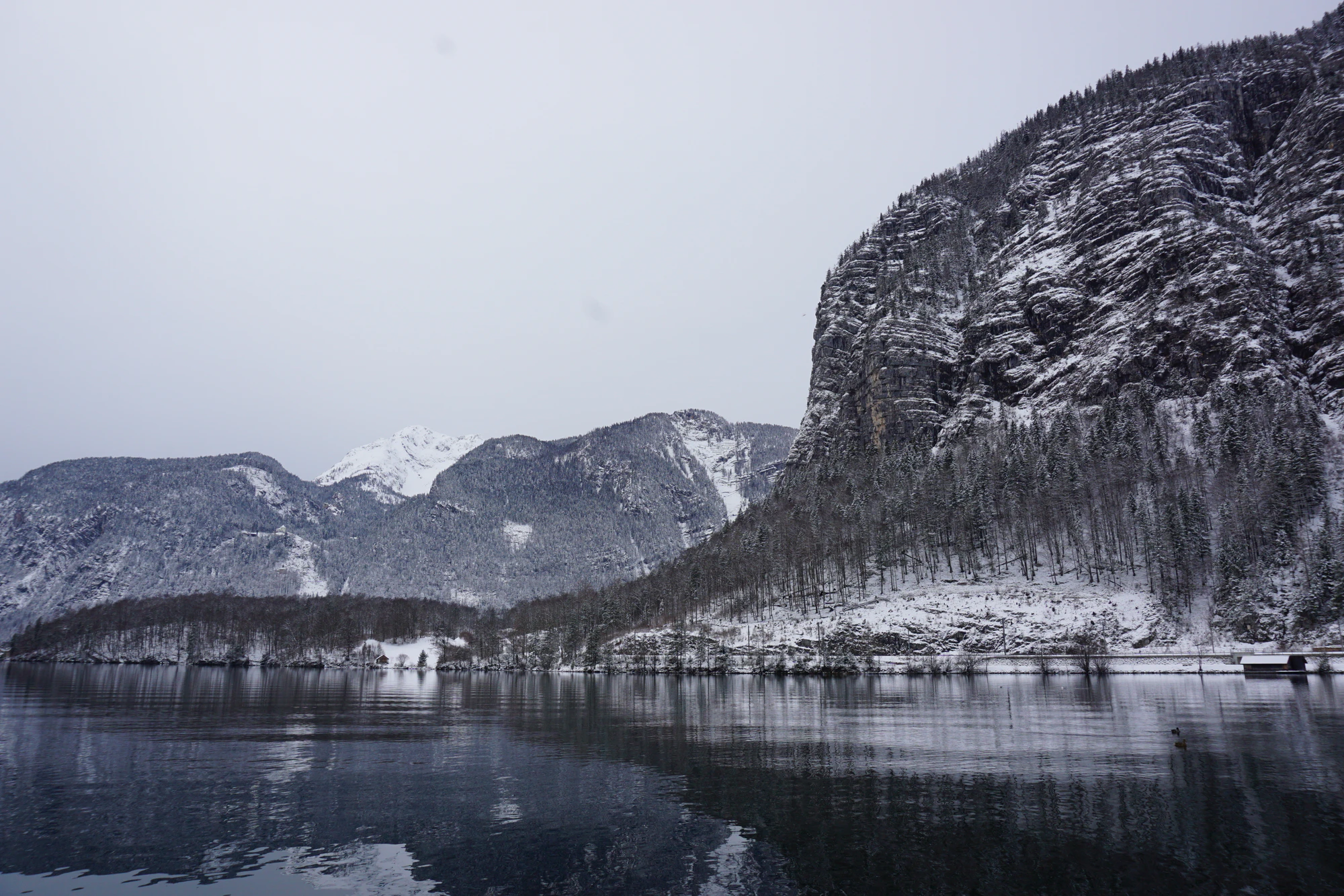 mountain lake medieval town 031 — Descargar