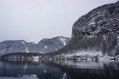 mountain lake medieval town 031 — Descargar