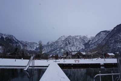 mountain lake medieval town 033 — Descargar