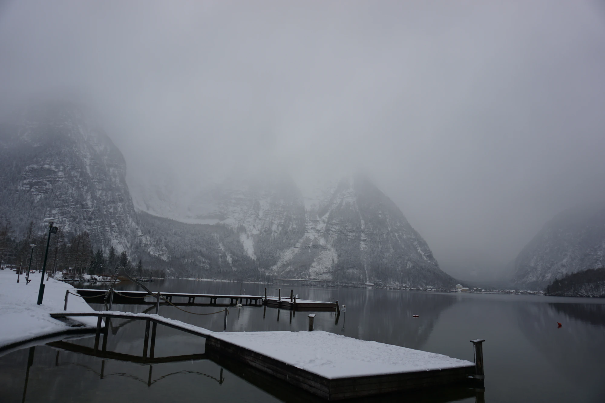 mountain lake medieval town 034 — Descargar