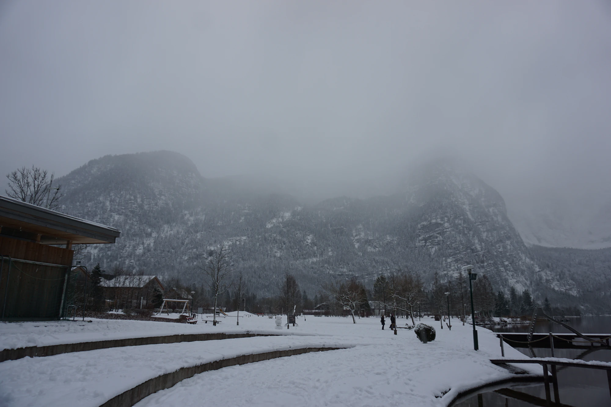 mountain lake medieval town 035 — Descargar