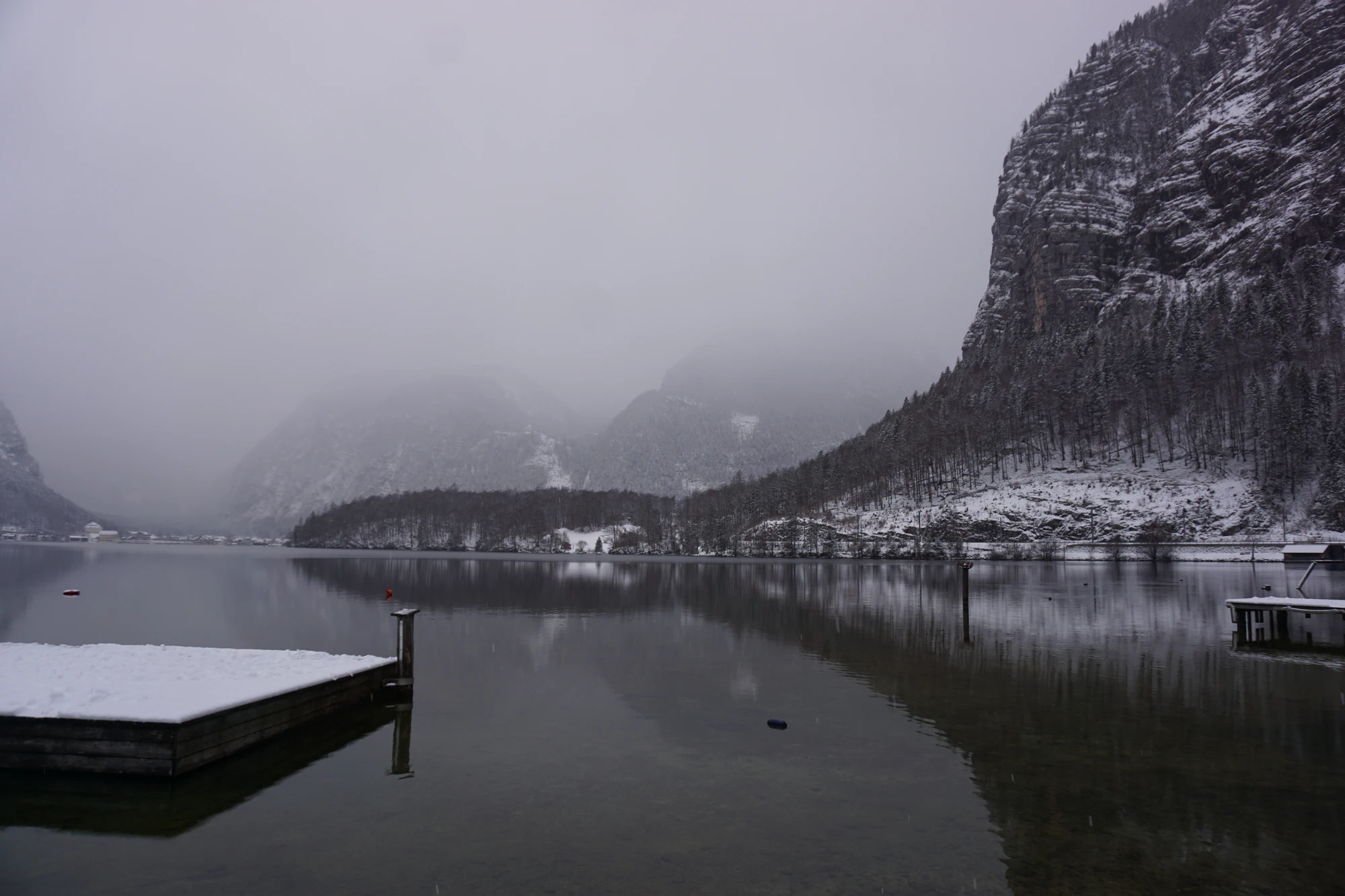 mountain lake medieval town 037 — Descargar