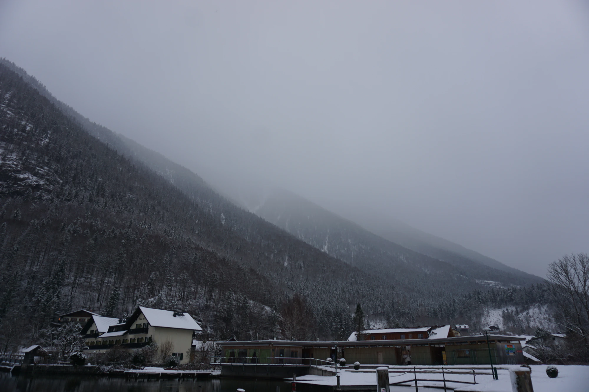 mountain lake medieval town 040 — Скачать
