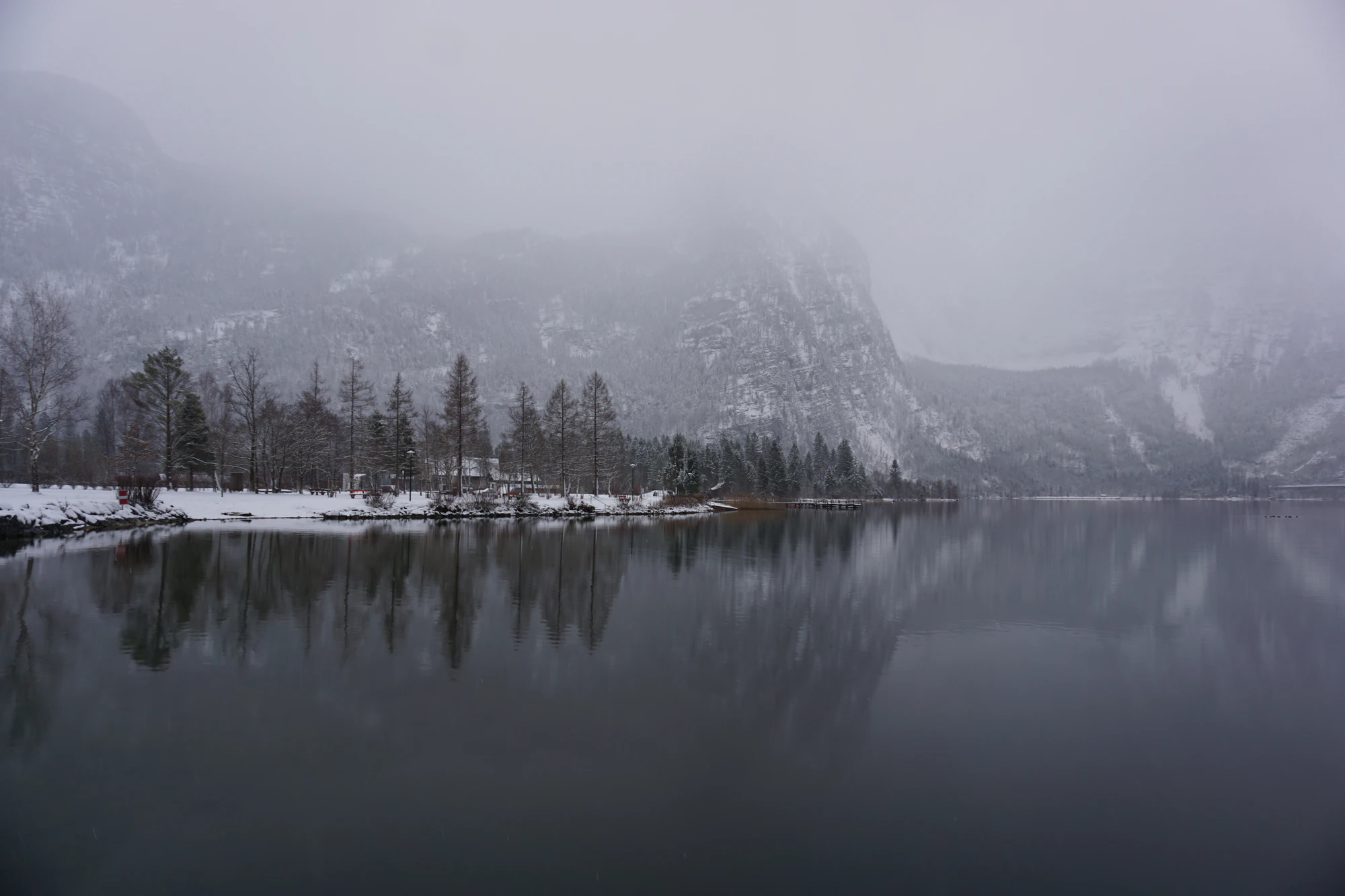 mountain lake medieval town 041 — Descargar