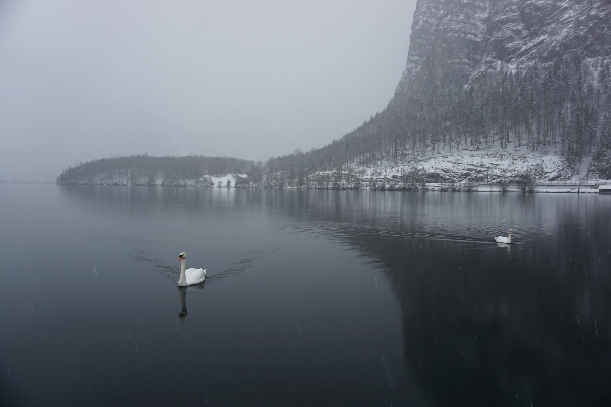 mountain lake medieval town 044 — Descargar
