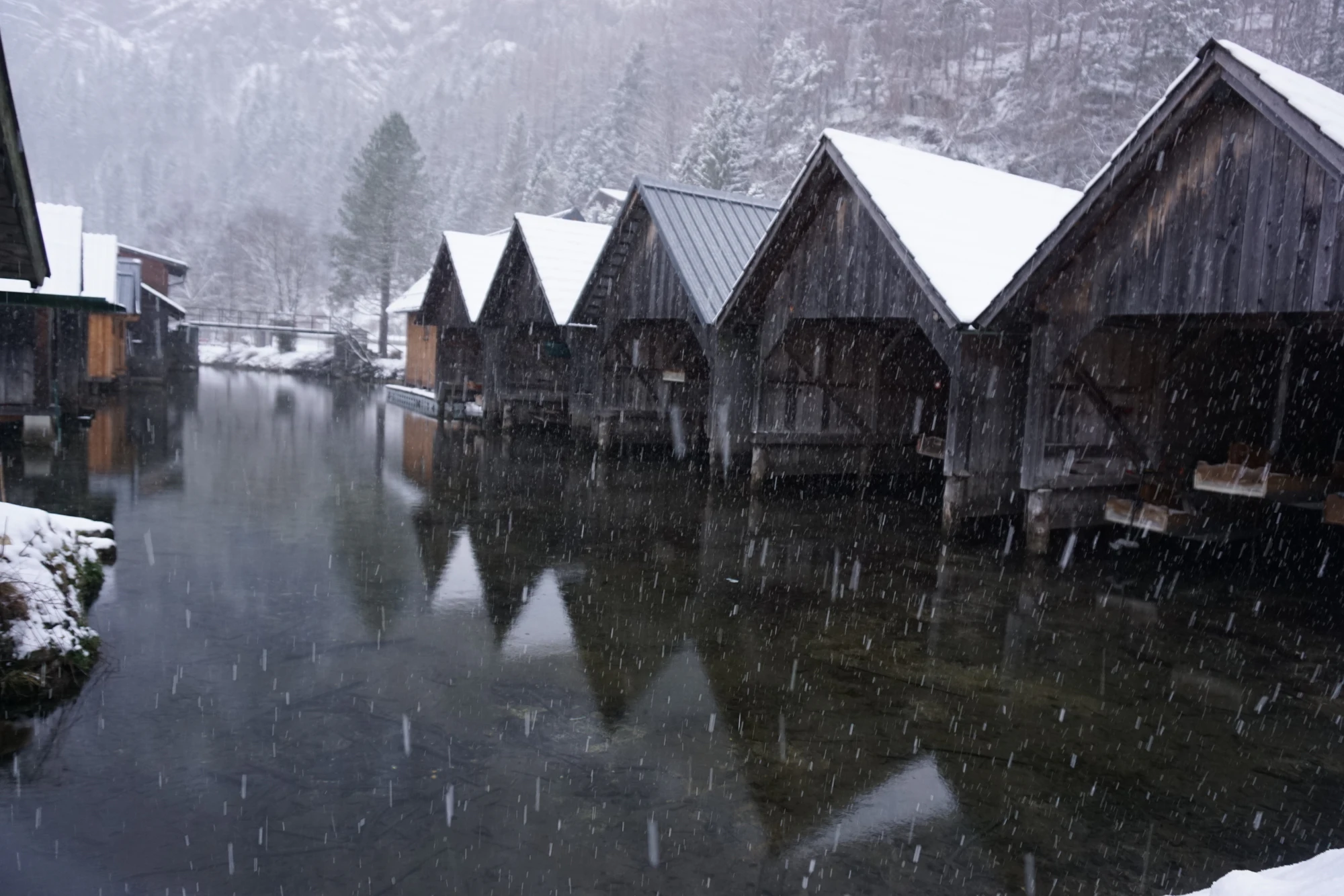 mountain lake medieval town 049 — Скачать