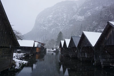 mountain lake medieval town 050 — Descargar