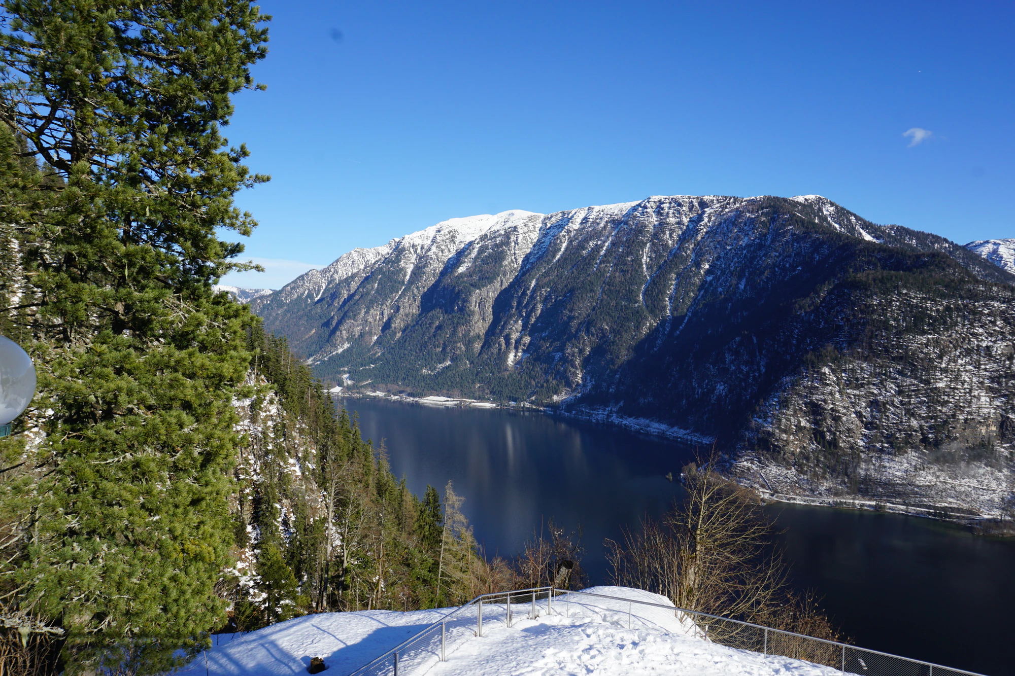 mountain lake medieval town 059 — Descargar