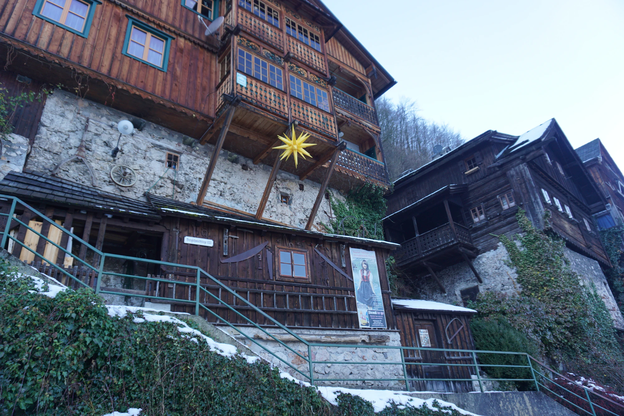 mountain lake medieval town 066 — Descargar