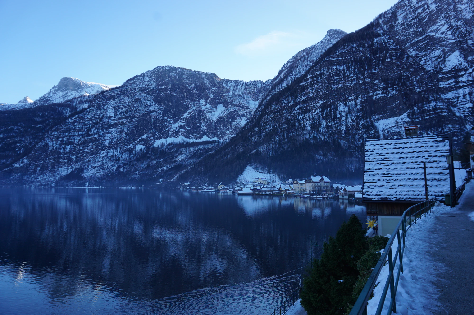 mountain lake medieval town 068 — Скачать