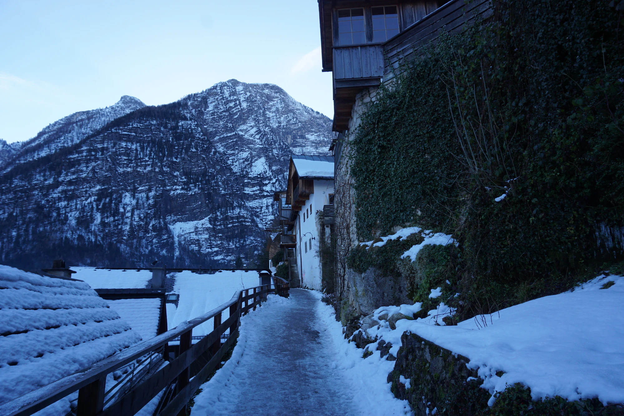 mountain lake medieval town 071 — Скачать