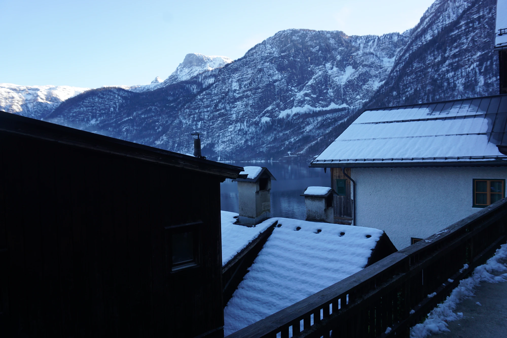 mountain lake medieval town 074 — Descargar