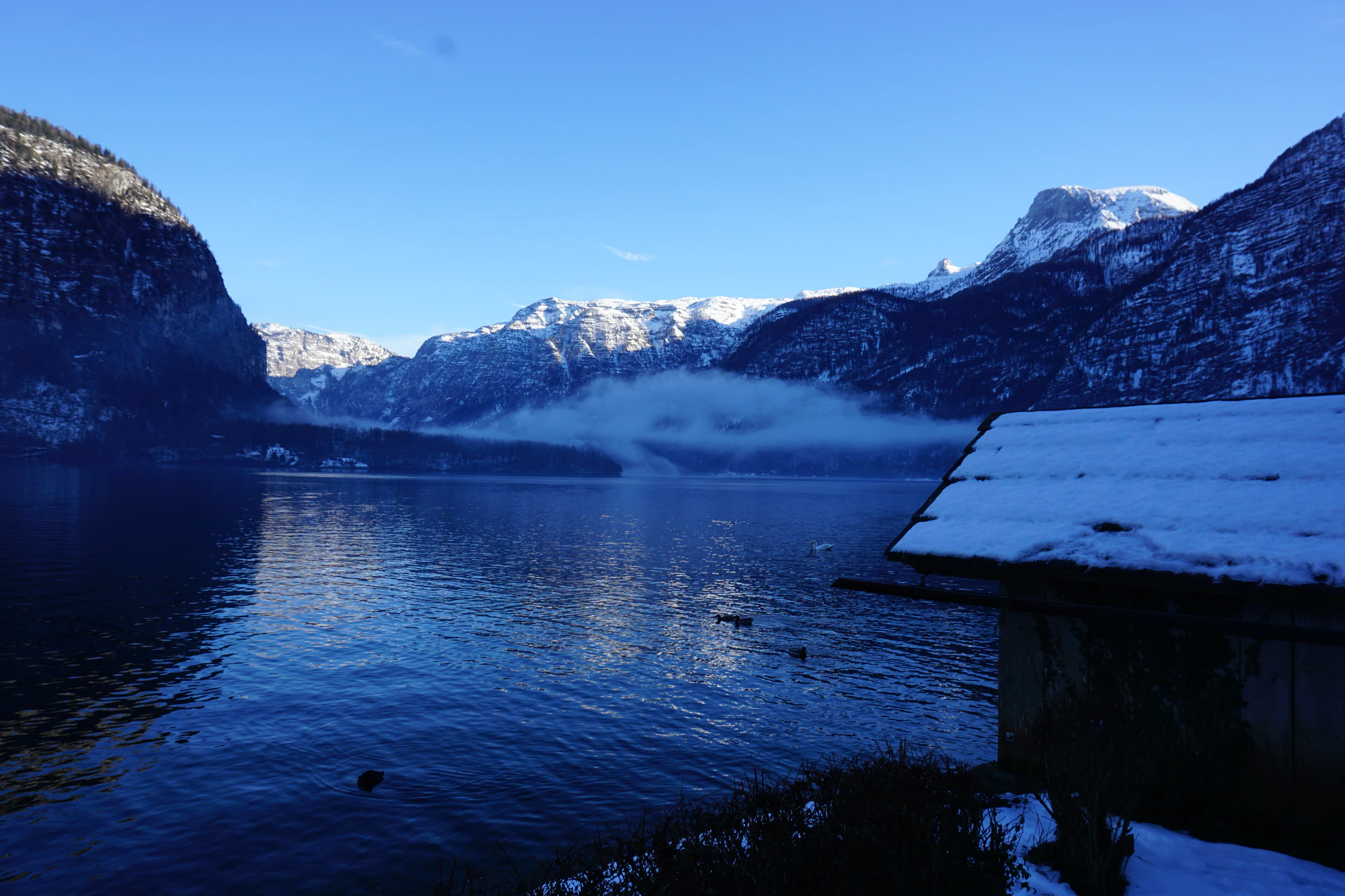 mountain lake medieval town 090 — Descargar