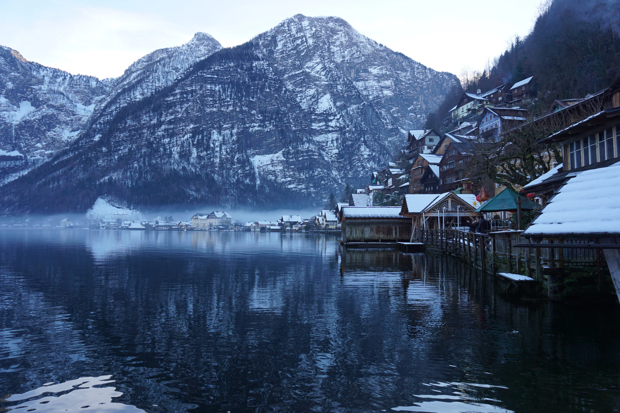 mountain lake medieval town 102 — Descargar